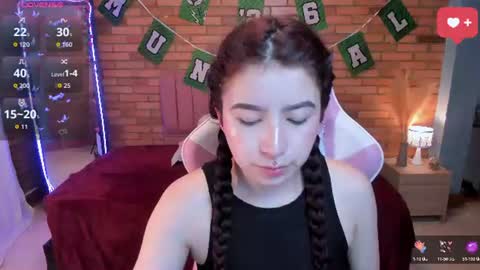 Snapshot of amy_sophiaa chatting on 06-26-26, 11:25 Amy sophia 3 online show from 06-26-26, 11:25