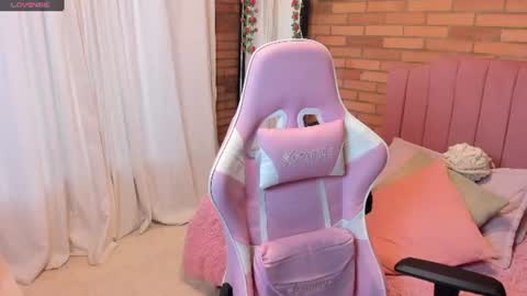 Snapshot of amy_sophiaa chatting on 07-11-26, 11:02 Amy sophia 3 online show from 07-11-26, 11:02