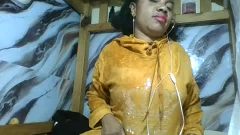 Snapshot of amyatche chatting on 06-25-26, 05:28 Amyatche online show from 06-25-26, 05:28