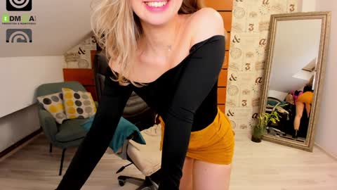 AmyRossie online show from 01-24-25, 04:28