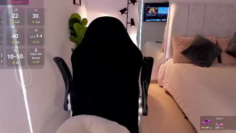 Snapshot of amywoods chatting on 06-24-26, 12:59 online show from 06-24-26, 12:59