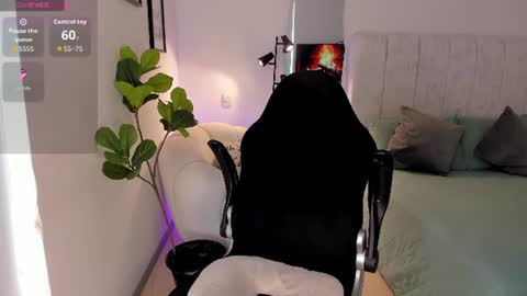 Snapshot of amywoods chatting on 07-01-26, 10:20 online show from 07-01-26, 10:20