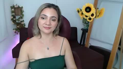 Snapshot of ana_hotmilf chatting on 07-20-26, 11:29 Ana online show from 07-20-26, 11:29