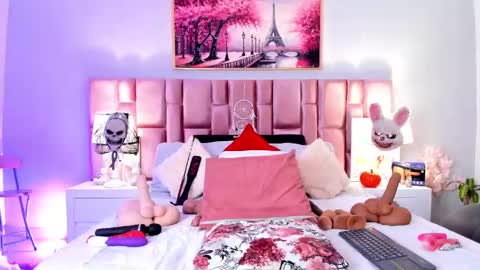 Snapshot of anaa_bellaa chatting on 10-28-25, 01:03 anaa_bellaa online show from 10-28-25, 01:03