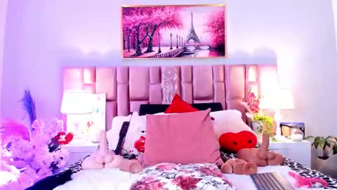 Snapshot of anaa_bellaa chatting on 11-22-25, 12:15 anaa_bellaa online show from 11-22-25, 12:15