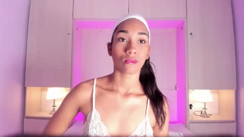 anaacollins_ online show from 03-26-26, 11:38