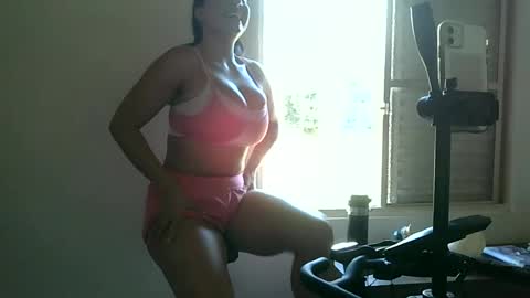 Snapshot of anabelenogueira1 chatting on 06-19-26, 01:37 anabelenogueira1 online show from 06-19-26, 01:37