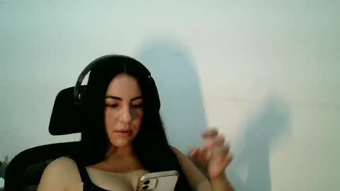 Snapshot of anabelenogueira1 chatting on 06-27-26, 03:39 anabelenogueira1 online show from 06-27-26, 03:39