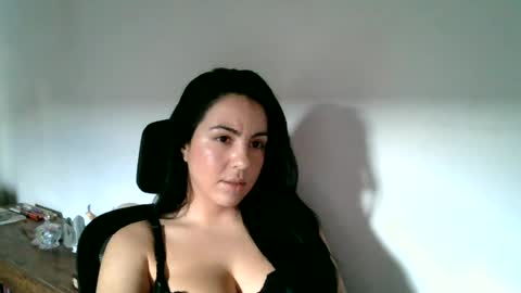 Snapshot of anabelenogueira1 chatting on 06-28-26, 07:31 anabelenogueira1 online show from 06-28-26, 07:31