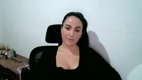 Snapshot of anabelenogueira1 chatting on 07-25-26, 10:29 anabelenogueira1 online show from 07-25-26, 10:29