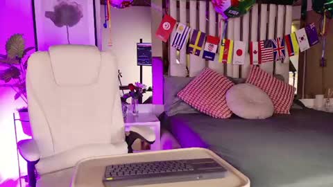 Snapshot of anabella_london chatting on 06-24-26, 11:42 Anabella online show from 06-24-26, 11:42