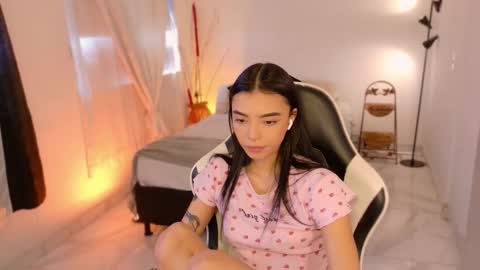 ANABEL WOLF  online show from 11-15-25, 03:52