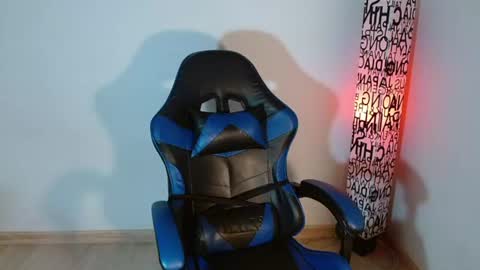 Snapshot of anarosse__ chatting on 07-09-26, 01:53 ana 3 online show from 07-09-26, 01:53