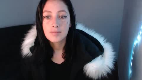 Snapshot of anasweet_69 chatting on 01-03-25, 12:43 ANA online show from 01-03-25, 12:43