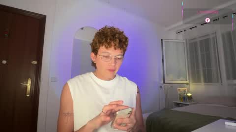 Snapshot of anddres_boss chatting on 06-08-26, 08:09 Tell Me ANDRESS ----- online show from 06-08-26, 08:09