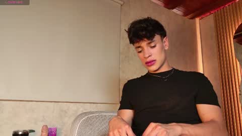 Snapshot of ander_ashford77 chatting on 06-12-26, 12:26 Ander online show from 06-12-26, 12:26