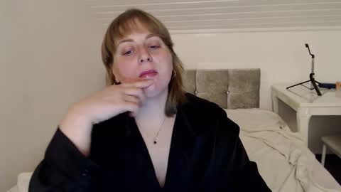 Snapshot of andorphina chatting on 03-06-26, 08:38 Andorphin online show from 03-06-26, 08:38