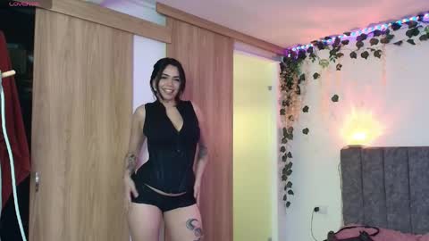 Andra de la Rosse online show from 05-23-26, 05:17