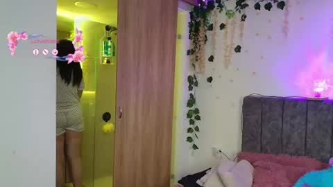 Andra de la Rosse online show from 06-20-26, 08:55