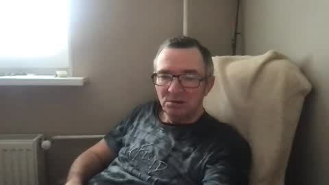 Snapshot of andreass60 chatting on 02-10-26, 08:18 andreass60 online show from 02-10-26, 08:18