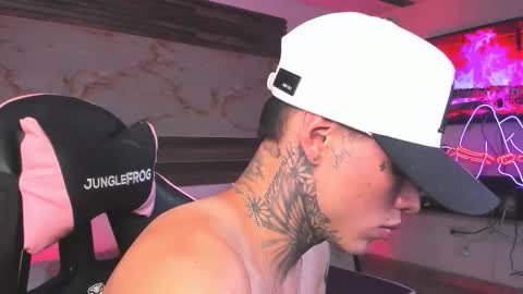 Snapshot of andrees_s chatting on 01-09-26, 01:19 andrees_s online show from 01-09-26, 01:19