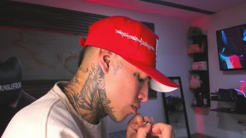 Snapshot of andrees_s chatting on 03-06-26, 04:25 andrees_s online show from 03-06-26, 04:25