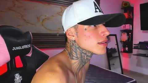 Snapshot of andrees_s chatting on 03-23-26, 02:21 andrees_s online show from 03-23-26, 02:21