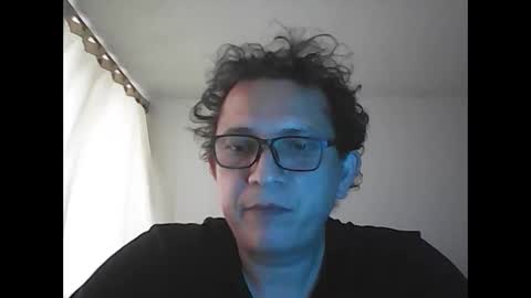 Snapshot of andresfloga chatting on 11-24-25, 04:29 andresfloga online show from 11-24-25, 04:29