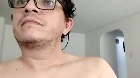 Snapshot of andresfloga chatting on 06-28-26, 04:35 andresfloga online show from 06-28-26, 04:35