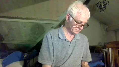 Snapshot of andrew160258 chatting on 06-28-26, 12:16 Andrew online show from 06-28-26, 12:16