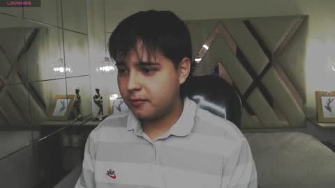 Snapshot of andrewsmile_ chatting on 01-24-25, 01:03 ANDREW online show from 01-24-25, 01:03