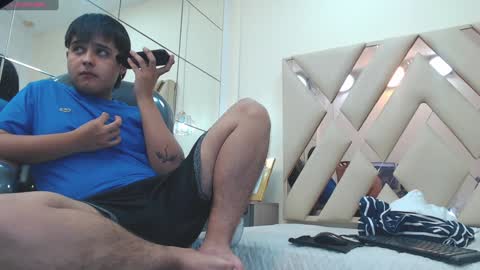 Snapshot of andrewsmile_ chatting on 02-01-25, 06:08 ANDREW online show from 02-01-25, 06:08