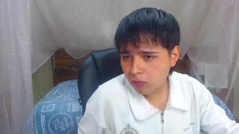 Snapshot of andrewsmile_ chatting on 02-20-25, 12:04 ANDREW online show from 02-20-25, 12:04