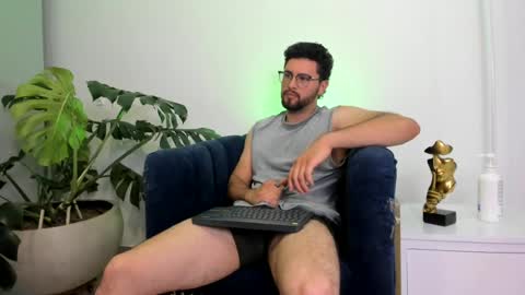 About me online show from 07-08-26, 01:21