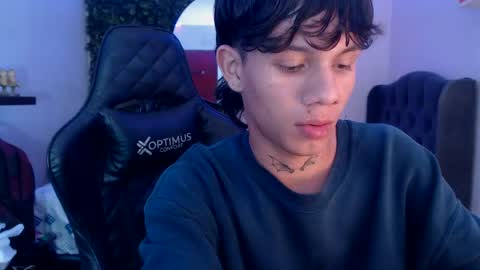 andy_dan1 online show from 03-05-25, 02:14