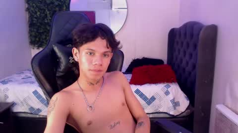 andy_dan1 online show from 03-10-25, 04:35
