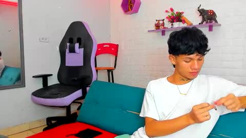 andy_dan1 online show from 10-12-25, 05:34