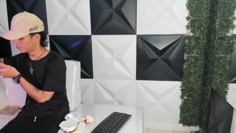 andy_dan1 online show from 03-26-26, 09:09