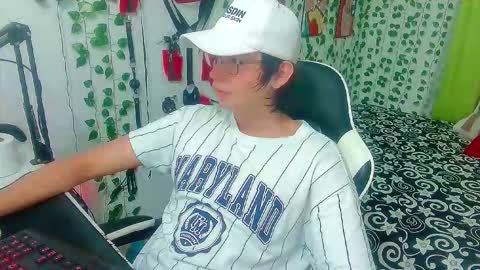 Snapshot of andy_gray01 chatting on 03-25-26, 11:44 Andy Gray online show from 03-25-26, 11:44