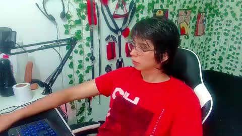 Snapshot of andy_gray01 chatting on 04-05-26, 04:04 Andy Gray online show from 04-05-26, 04:04