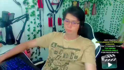 Snapshot of andy_gray01 chatting on 04-14-26, 12:16 Andy Gray online show from 04-14-26, 12:16