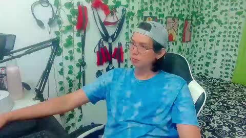 Andy Gray online show from 05-17-26, 01:07