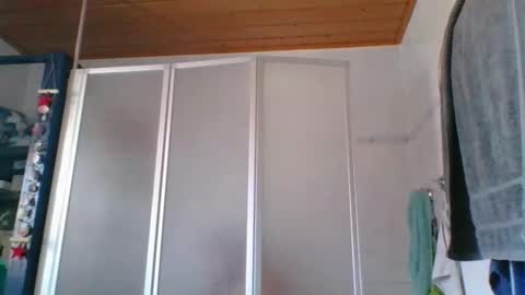 Snapshot of andybayern chatting on 06-08-26, 02:17 andybayern online show from 06-08-26, 02:17