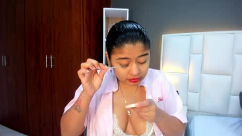 Snapshot of andyel2017 chatting on 06-04-26, 01:50 Andy D online show from 06-04-26, 01:50