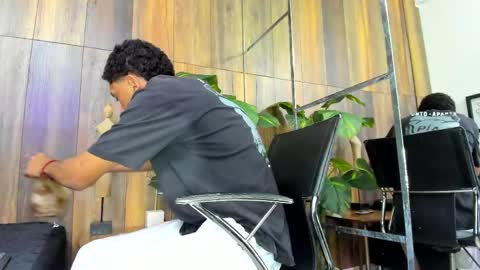 Andy  online show from 05-11-26, 12:33