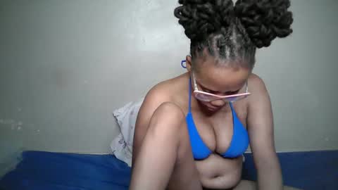angel_cheupe online show from 11-17-25, 05:02