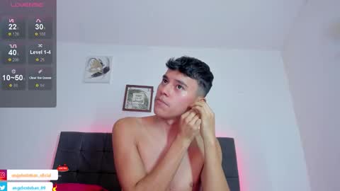 ngel Esteban  online show from 10-22-25, 06:40