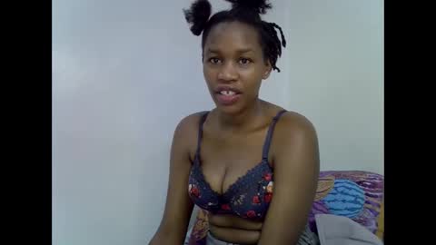 angel_mia5 online show from 11-25-25, 06:35