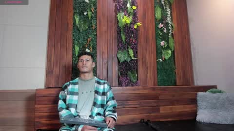 Snapshot of angel_silva_ chatting on 04-07-26, 11:32 Angel online show from 04-07-26, 11:32