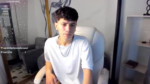 Snapshot of angel_st1 chatting on 04-12-26, 12:43 Angel online show from 04-12-26, 12:43